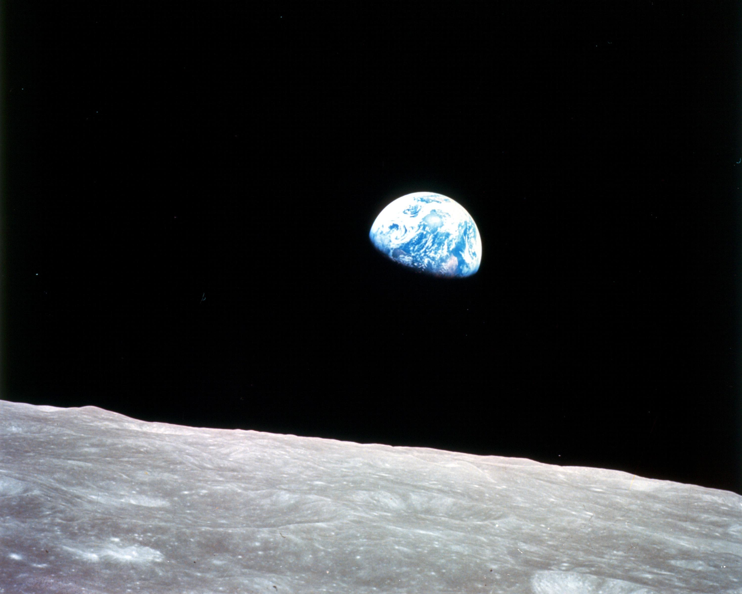 Earthrise Wallpapers