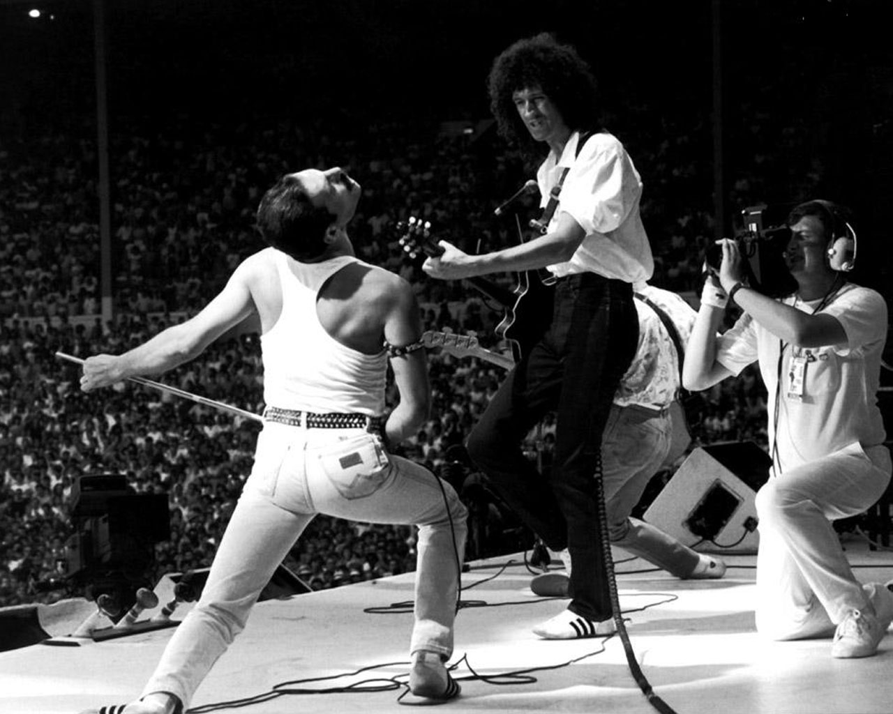 Freddie Mercury At Live Aid Images Wallpapers