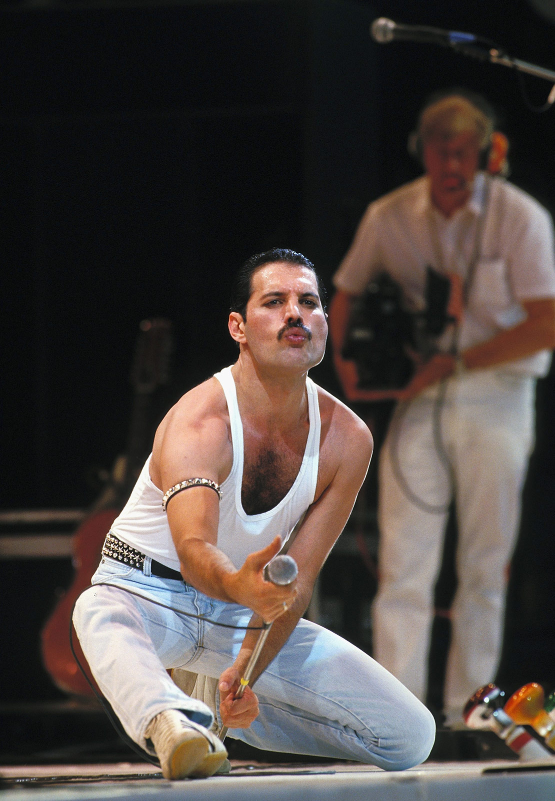 Freddie Mercury At Live Aid Images Wallpapers