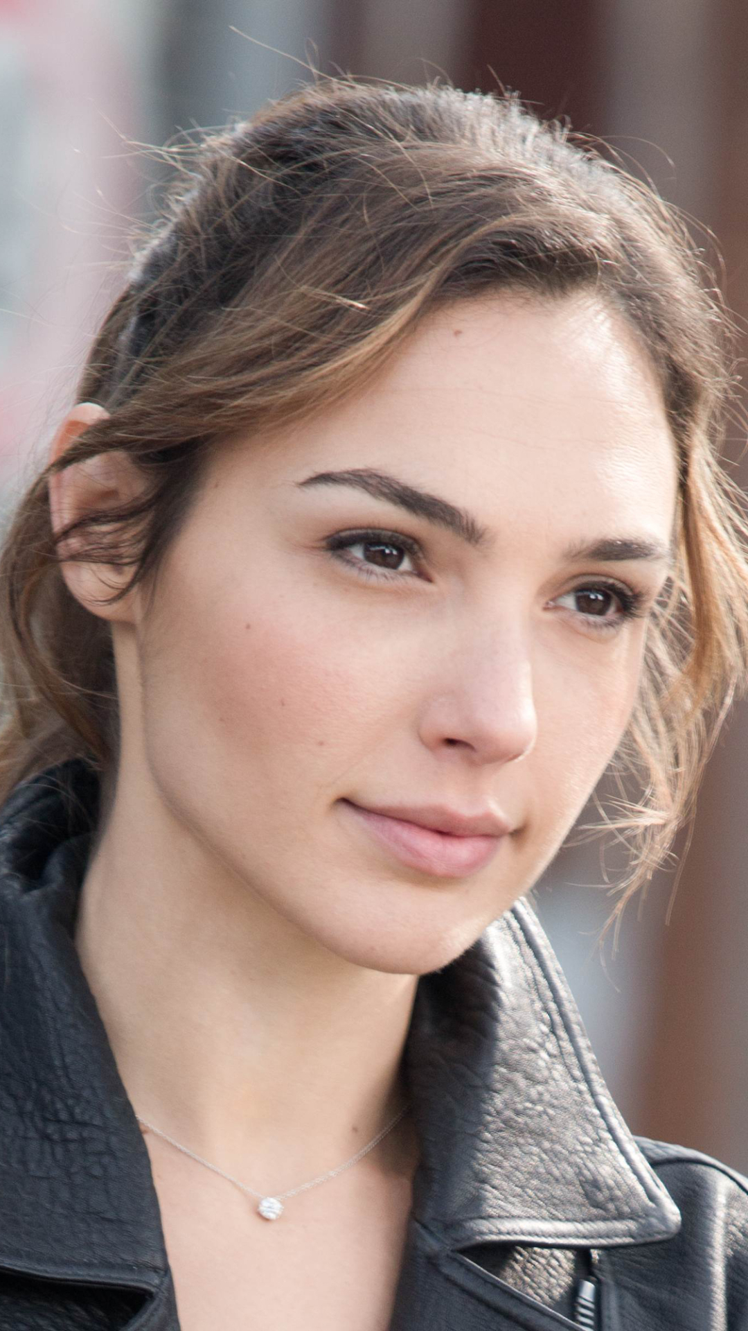 Gal Gadot Iphone Wallpapers