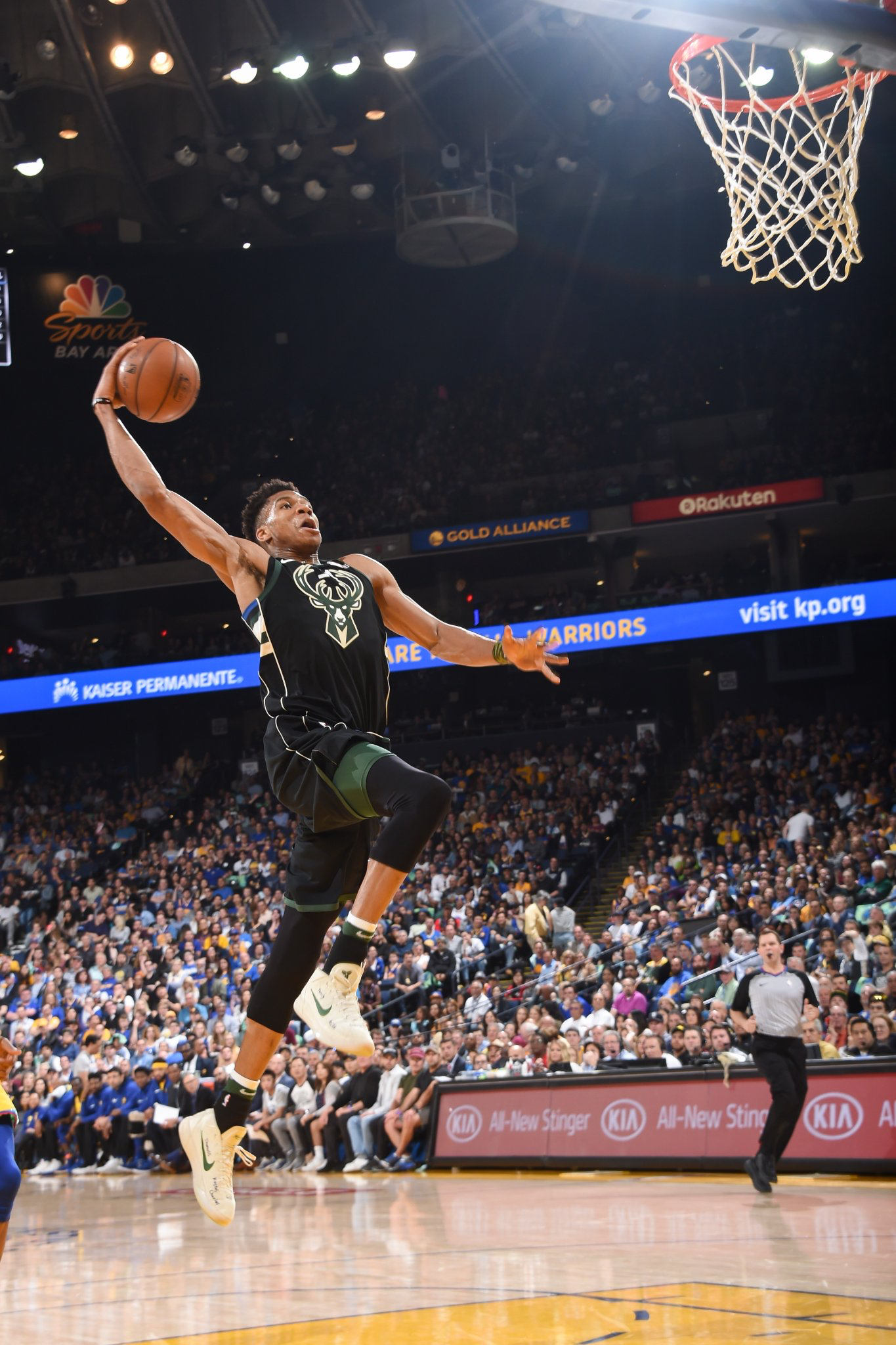 Giannis Antetokounmpo Dunk Wallpapers