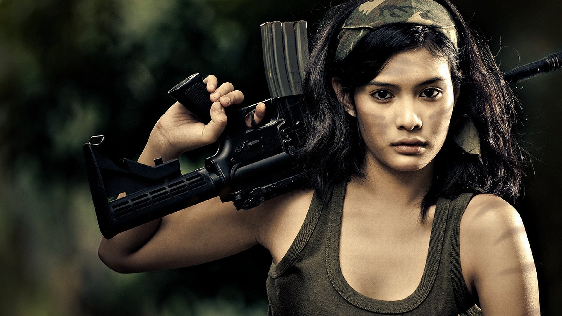 Girl With Guns Wallpapers