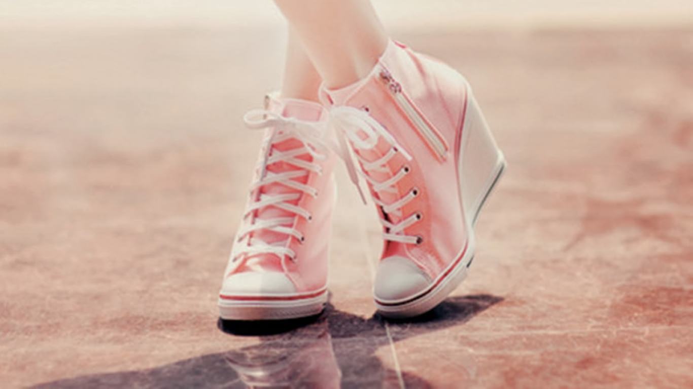 Girls In Shoes Wallpapers