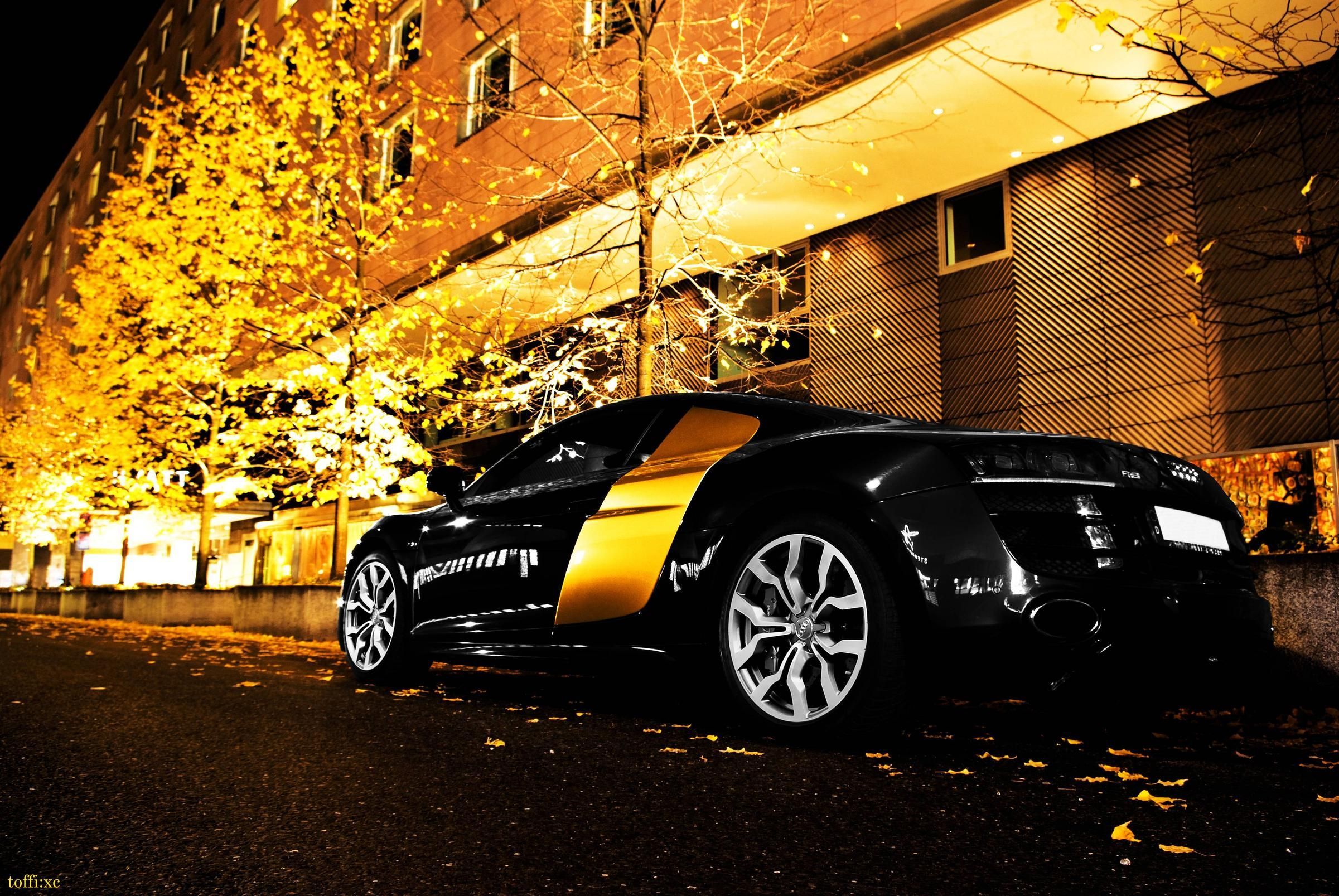 Gold Audi R8 Wallpapers