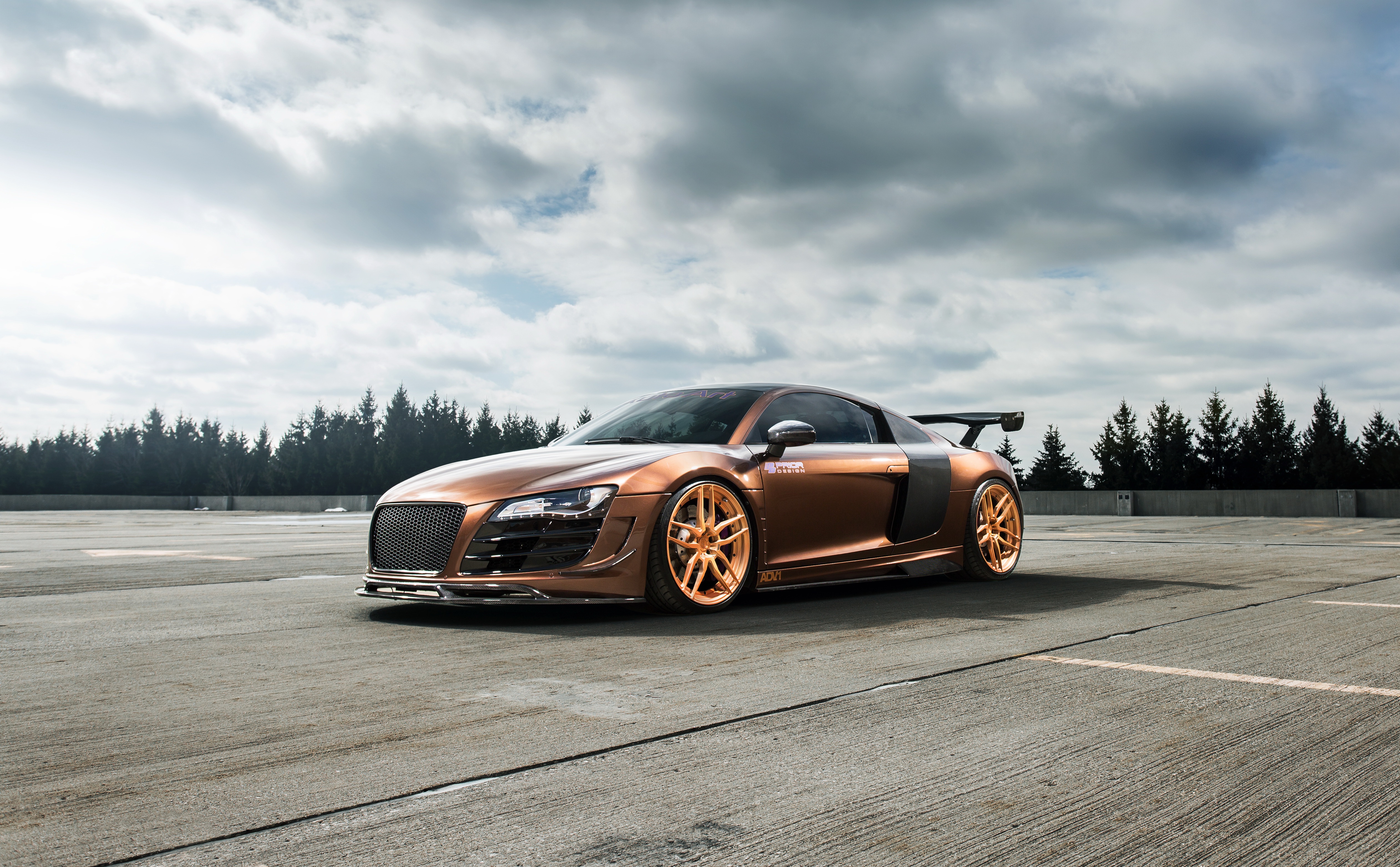 Gold Audi R8 Wallpapers