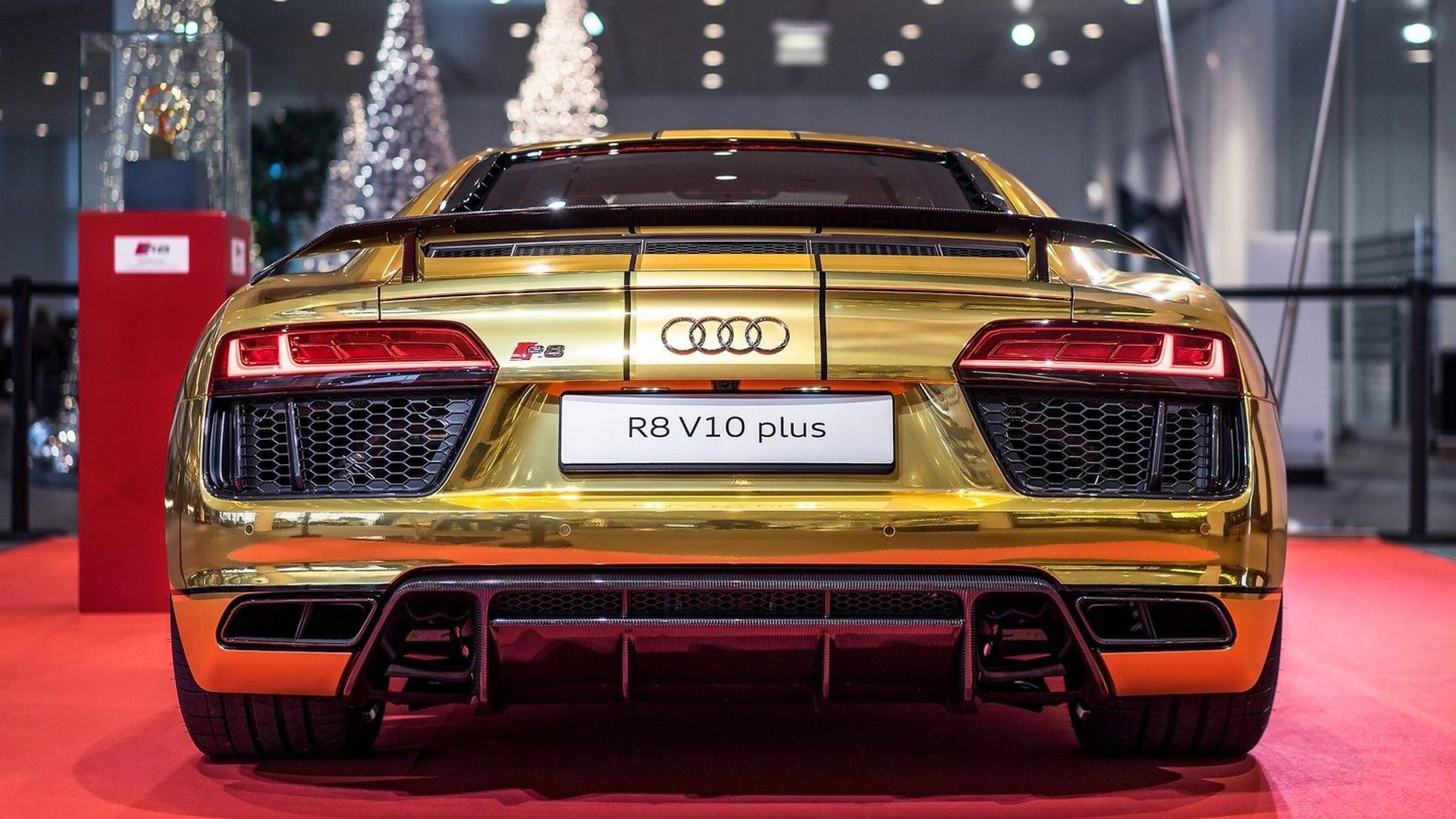 Gold Audi R8 Wallpapers