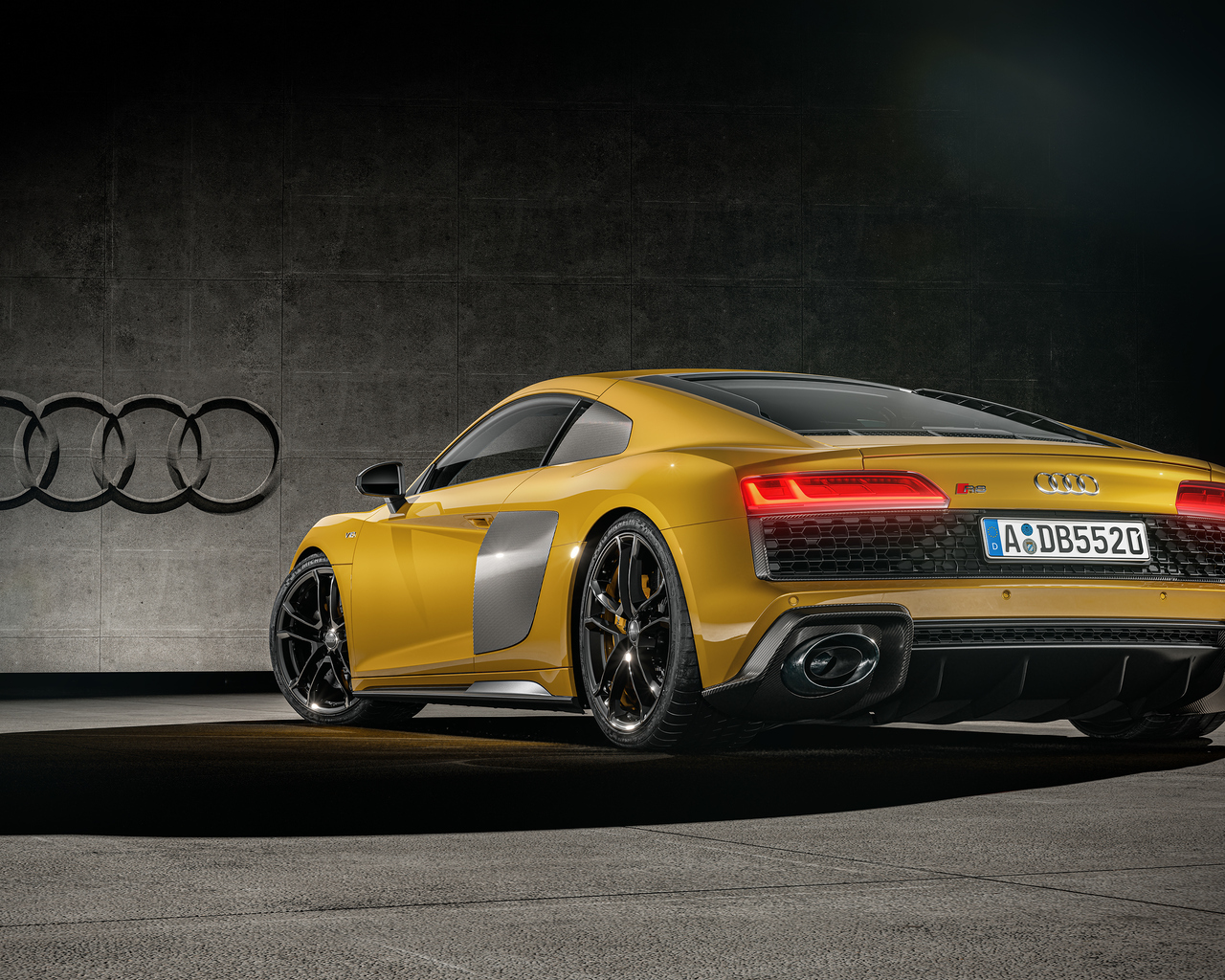 Gold Audi R8 Wallpapers