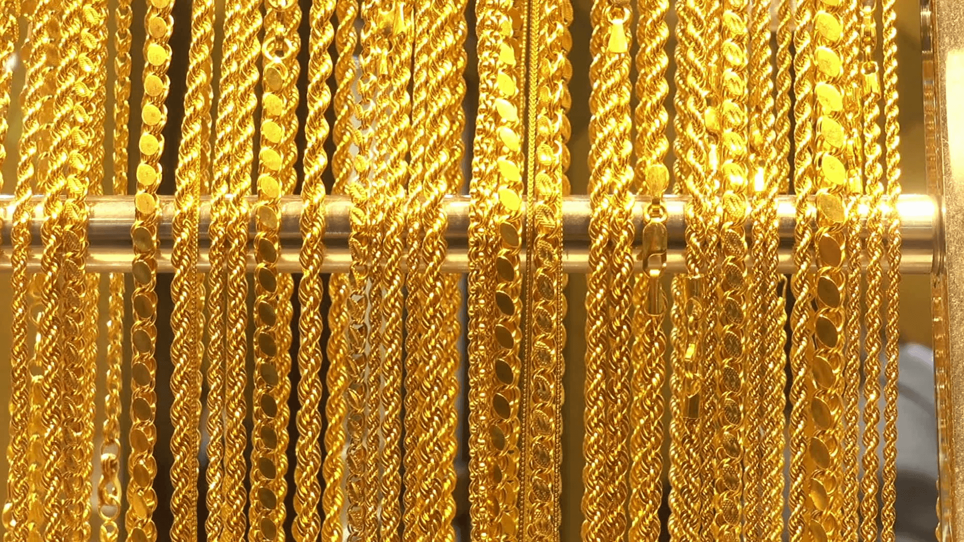 Gold Chain Wallpapers