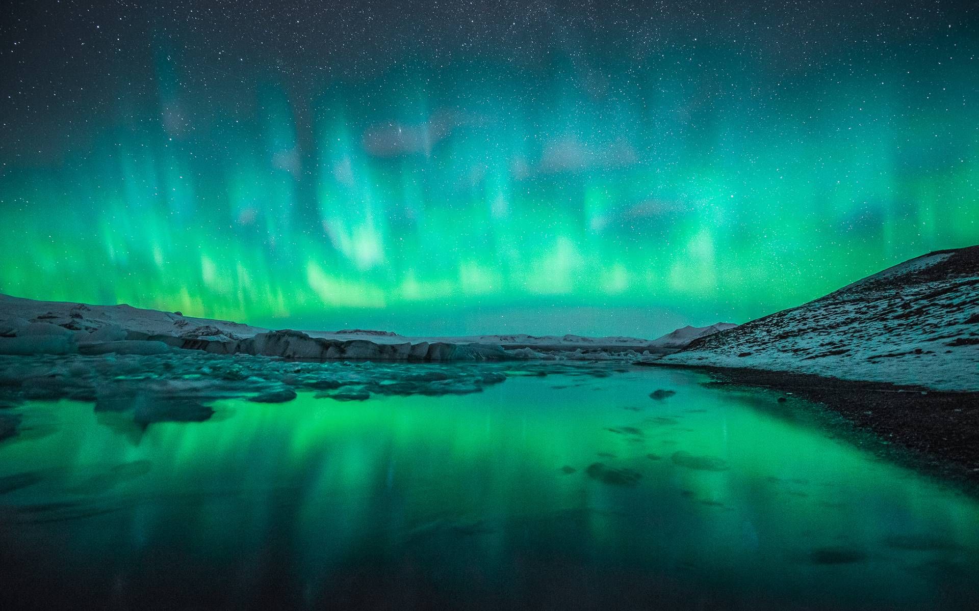 Green Northern Lights Wallpapers