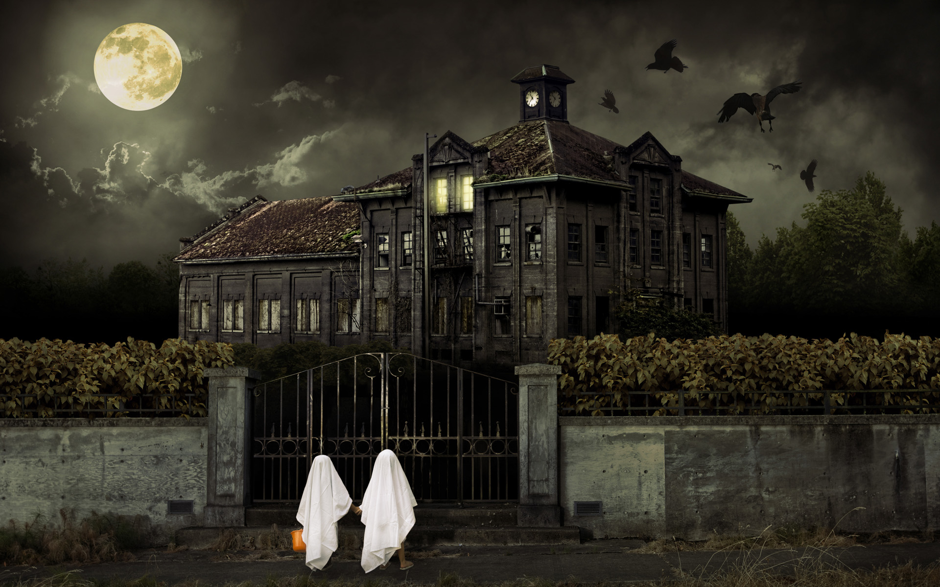 Halloween Scary House Wallpapers