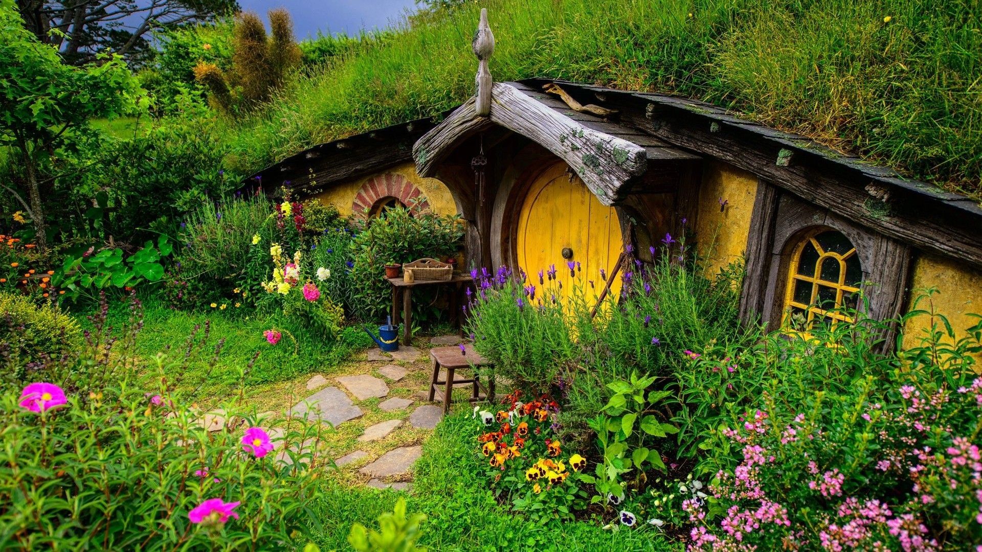 Hobbit Hole Wallpapers