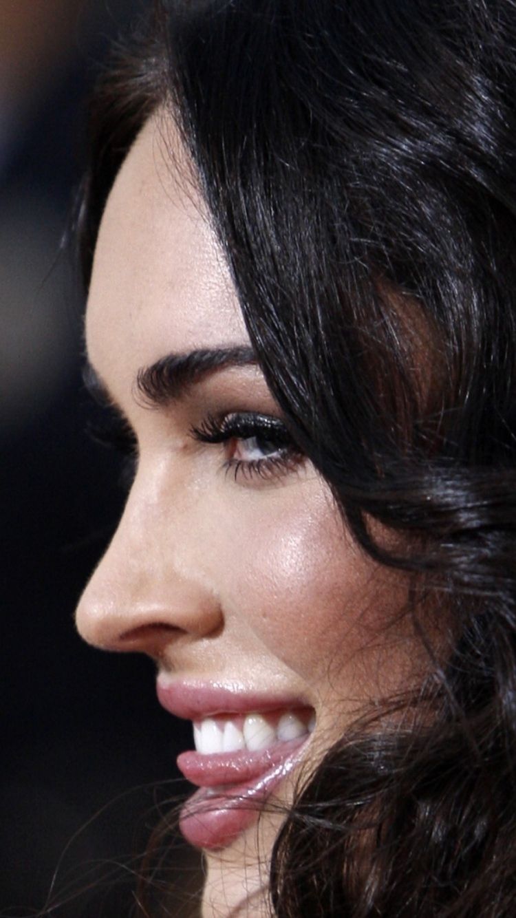 Iphone Megan Fox Wallpapers