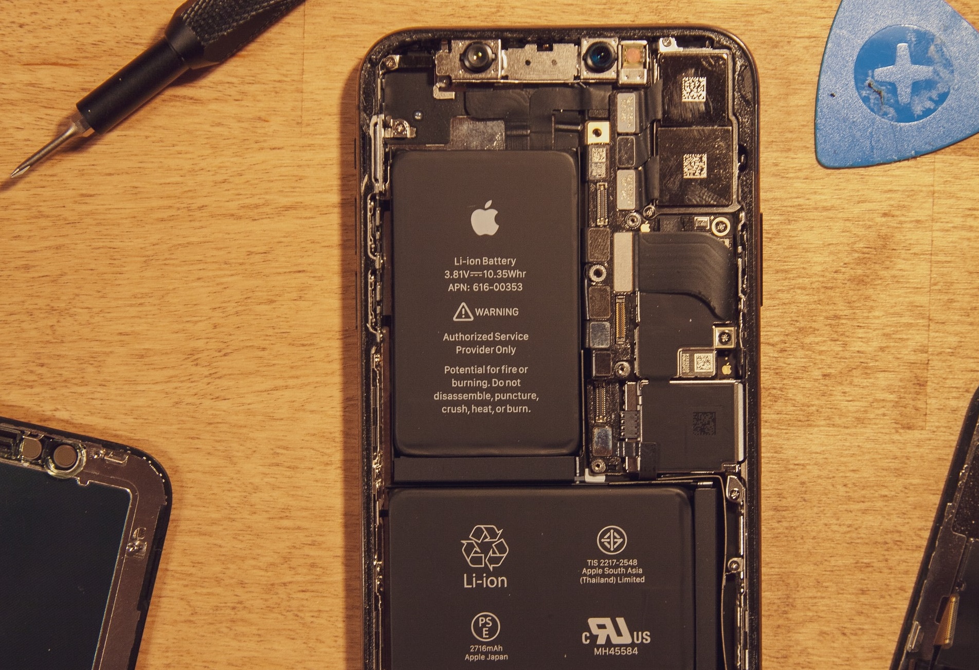 Iphone Xr Teardown Wallpapers