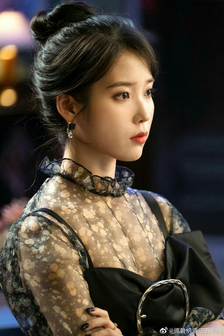 Iu Hotel Del Luna Wallpapers