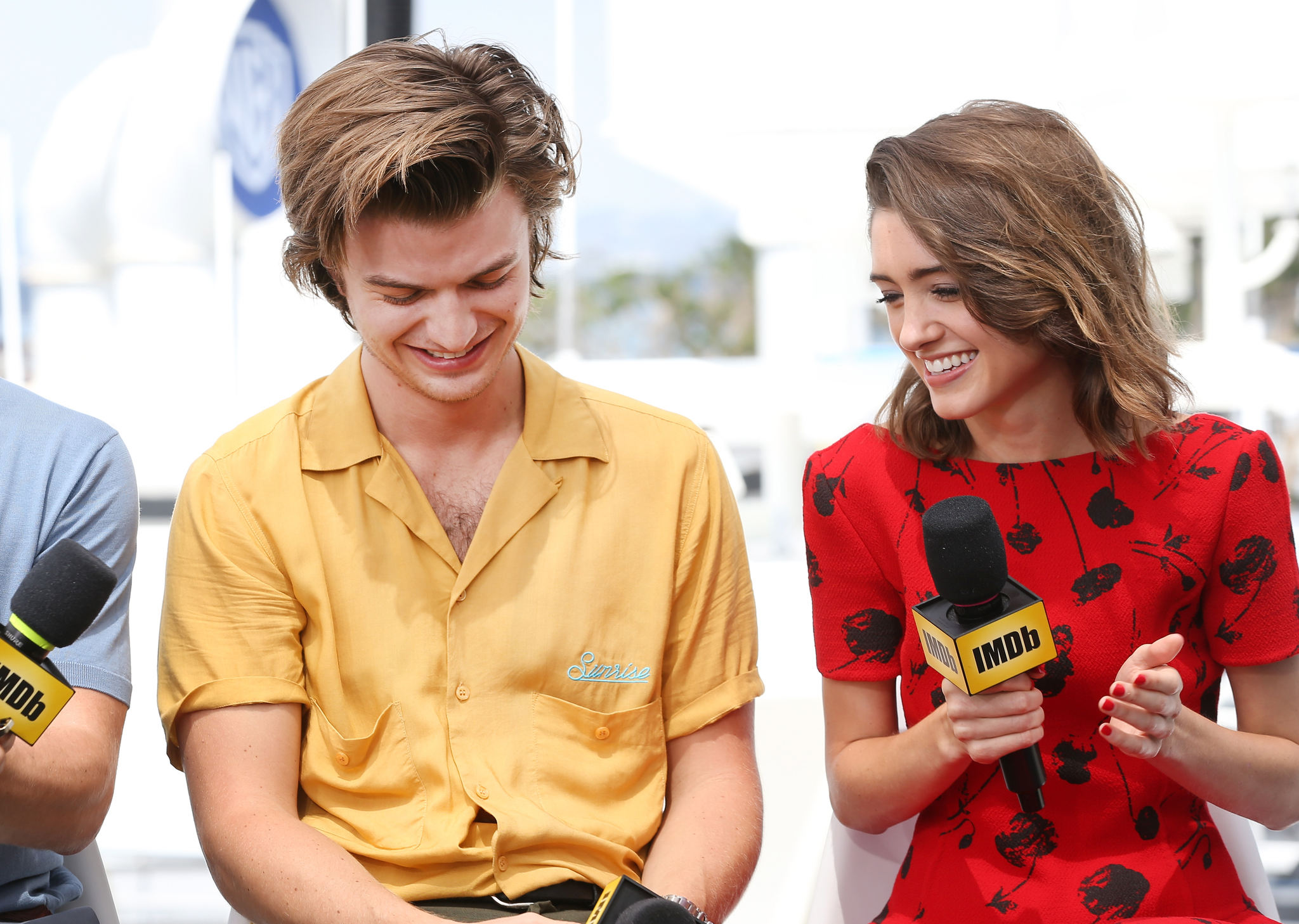 Joe Keery Photoshoot Yellow Wallpapers