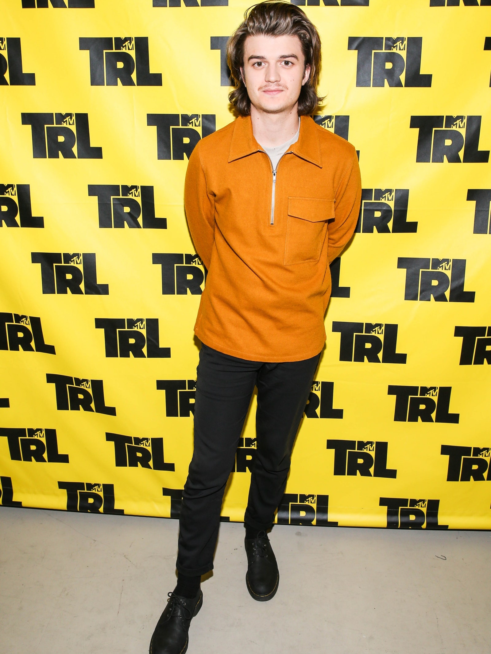 Joe Keery Photoshoot Yellow Wallpapers