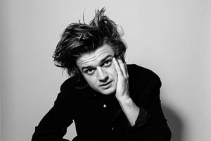 Joe Keery Photoshoot Yellow Wallpapers