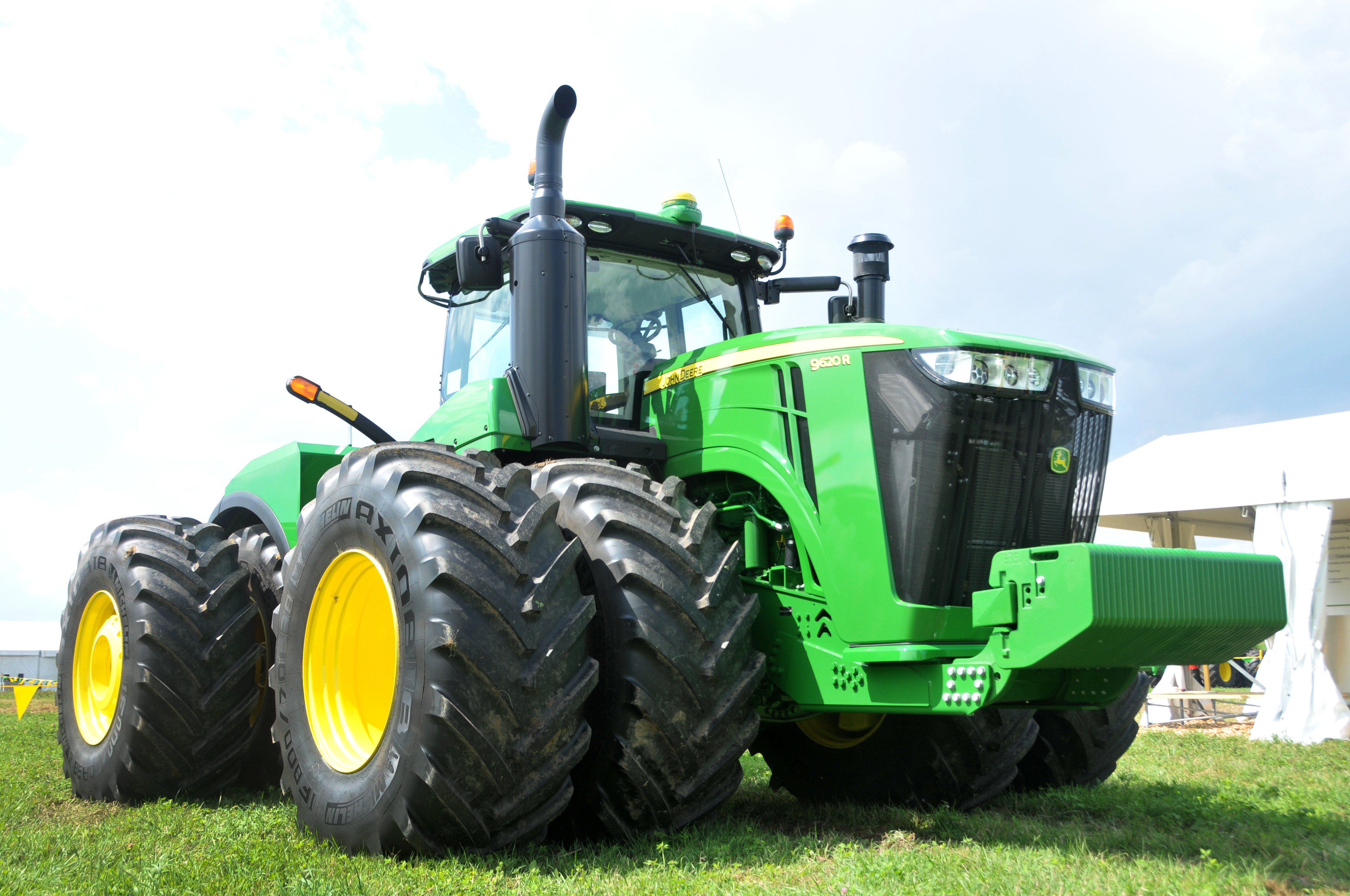 John Deere Tractor Wallpapers