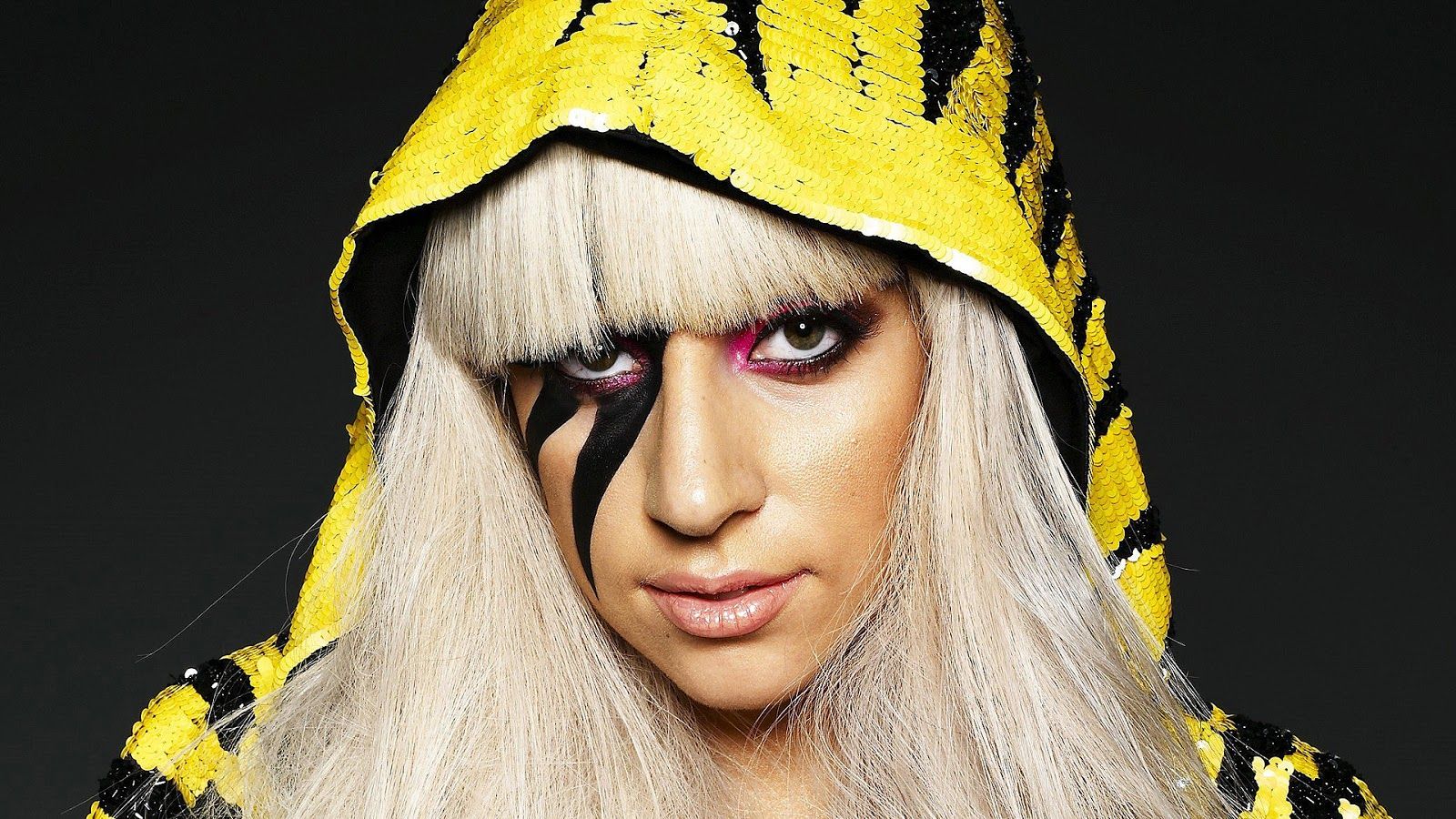 Lady Gaga Poker Face Pictures Wallpapers