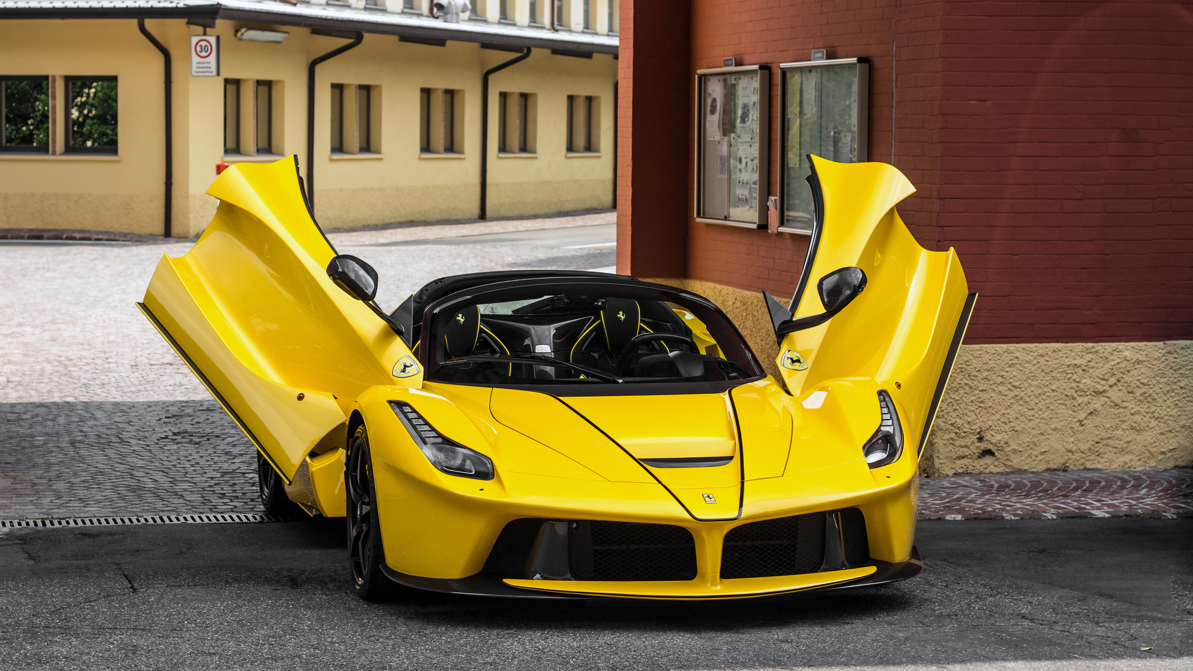 Laferrari 4K Wallpapers