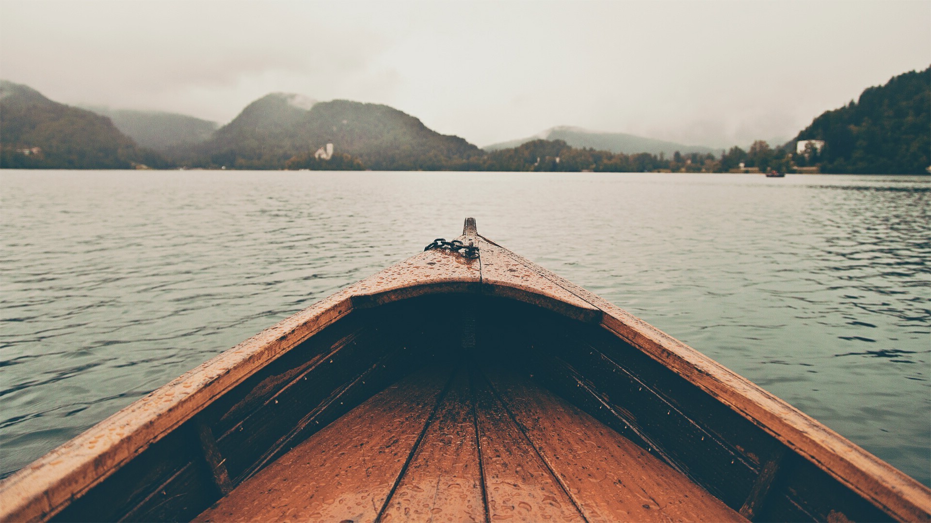 Lake And Boat Wallpapers