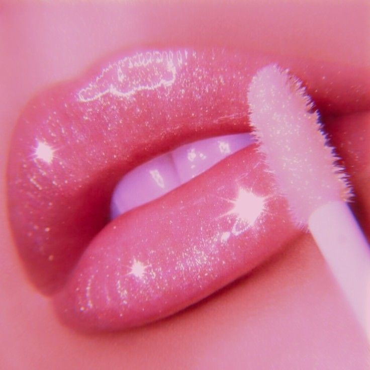 Lip Gloss Aesthetic Wallpapers