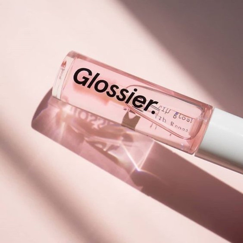 Lip Gloss Aesthetic Wallpapers