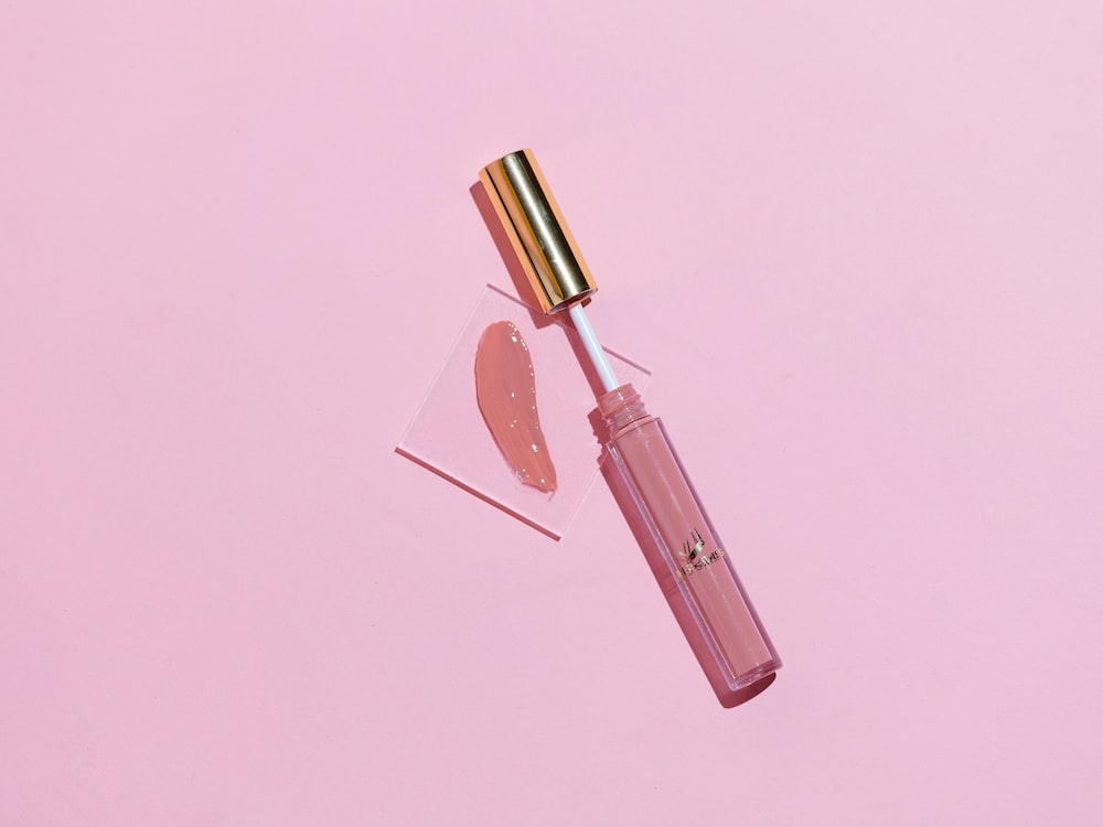 Lip Gloss Aesthetic Wallpapers