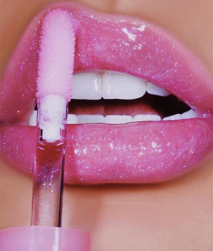 Lip Gloss Aesthetic Wallpapers