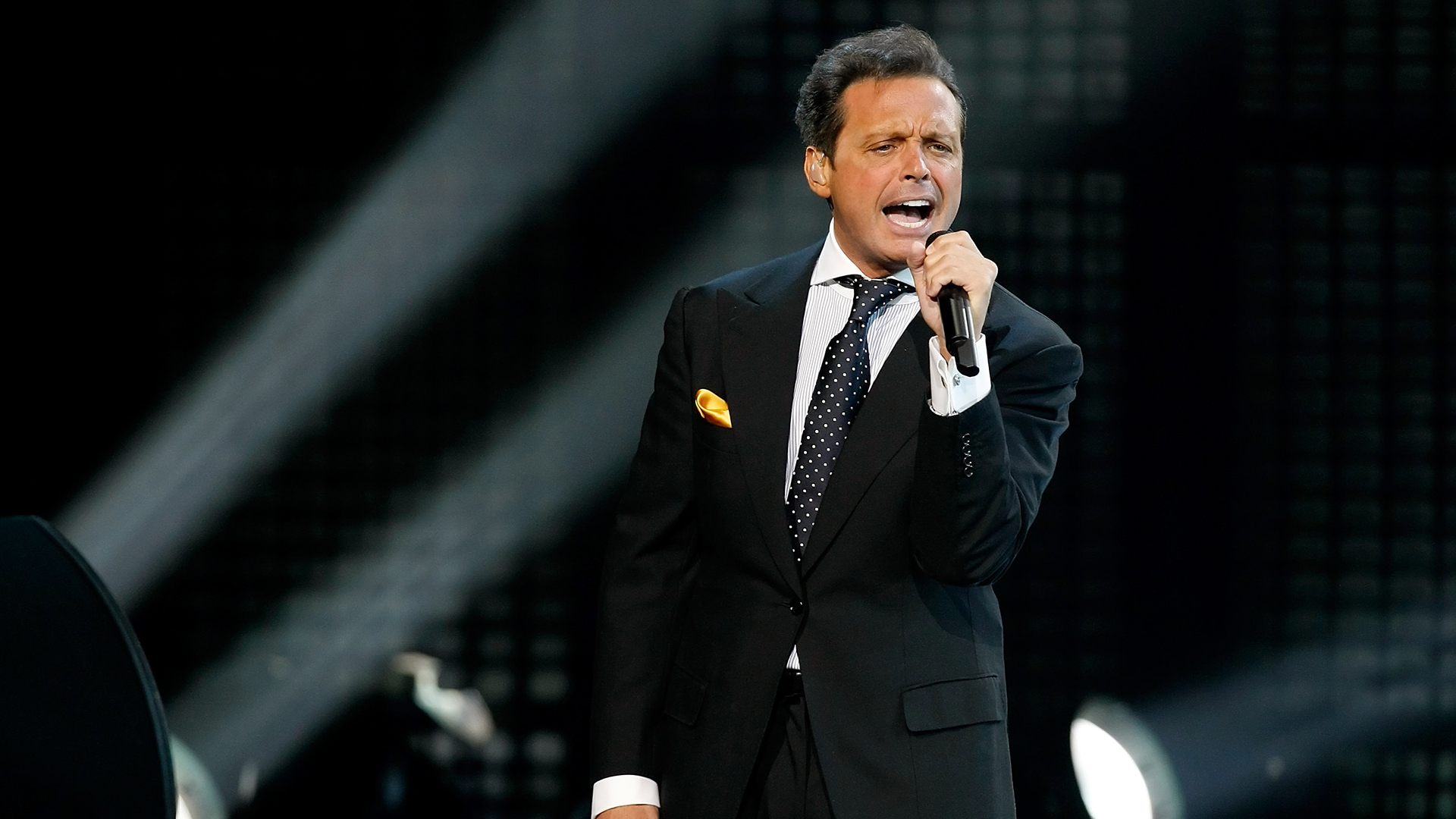 Luis Miguel Wallpapers