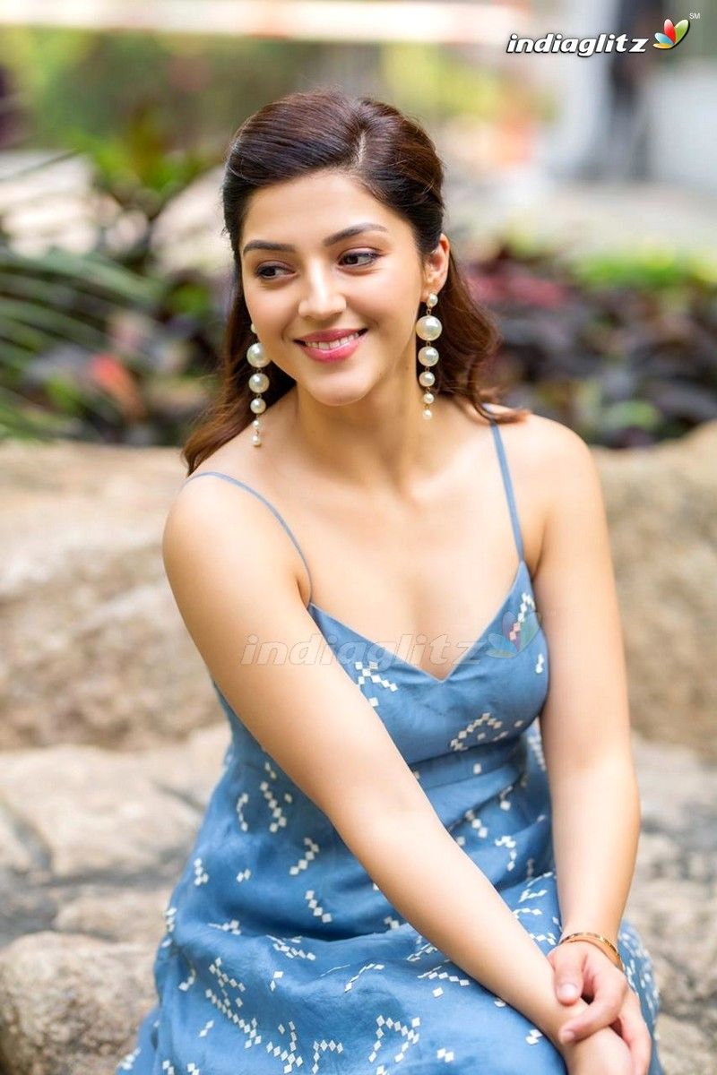 Mehreen Pirzada Hot Wallpapers