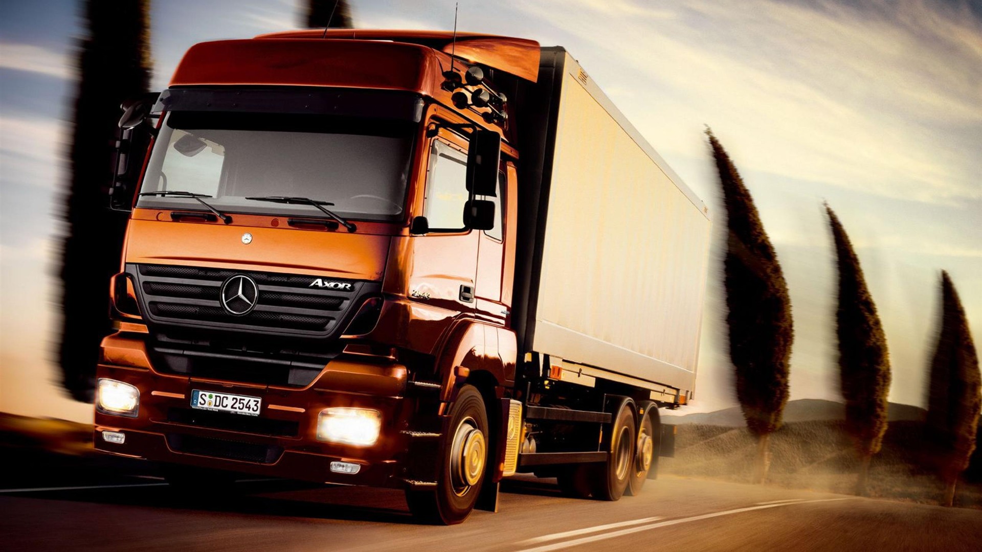 Mercedes Truck Pics Wallpapers