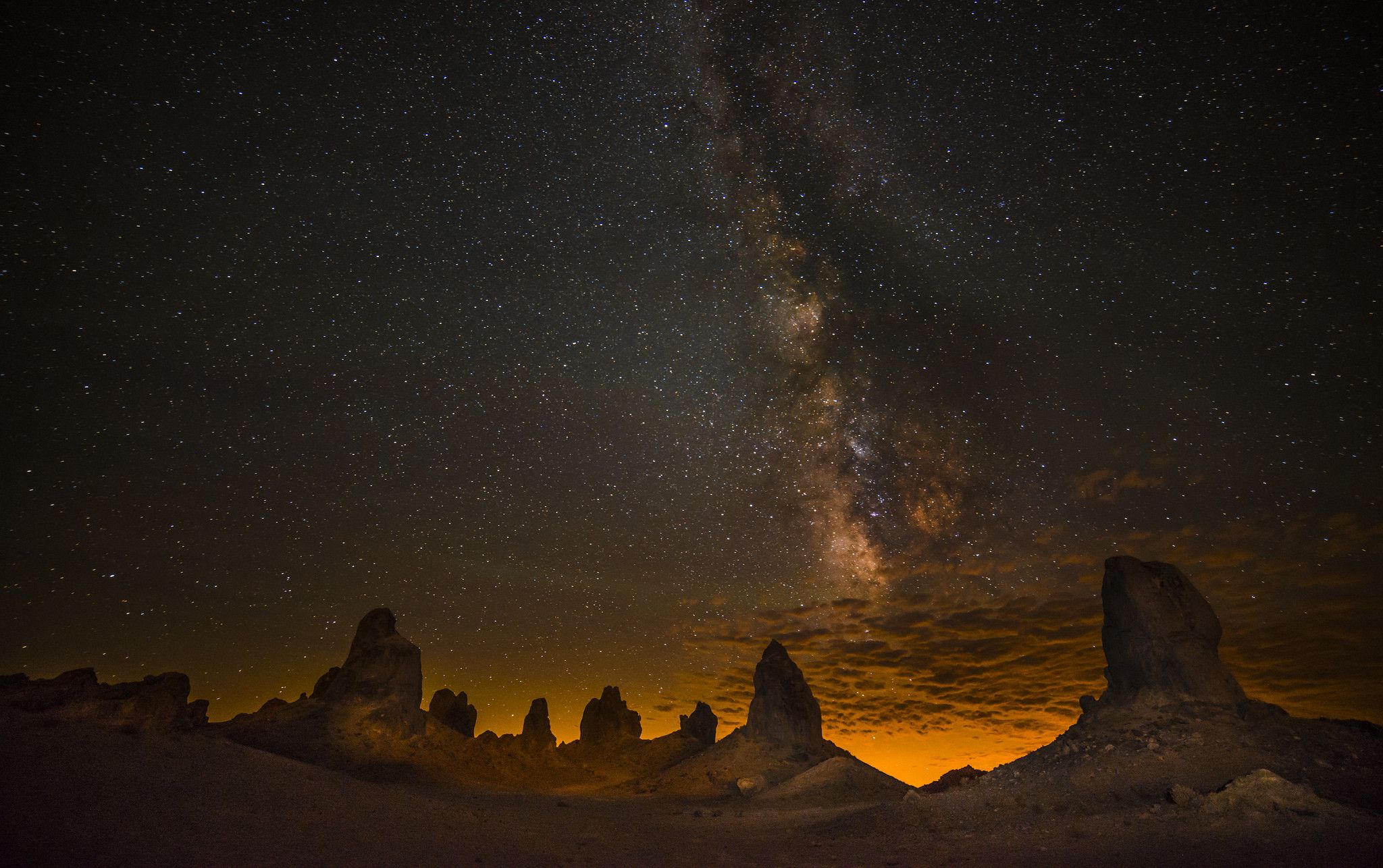 Milky Way Desert Wallpapers