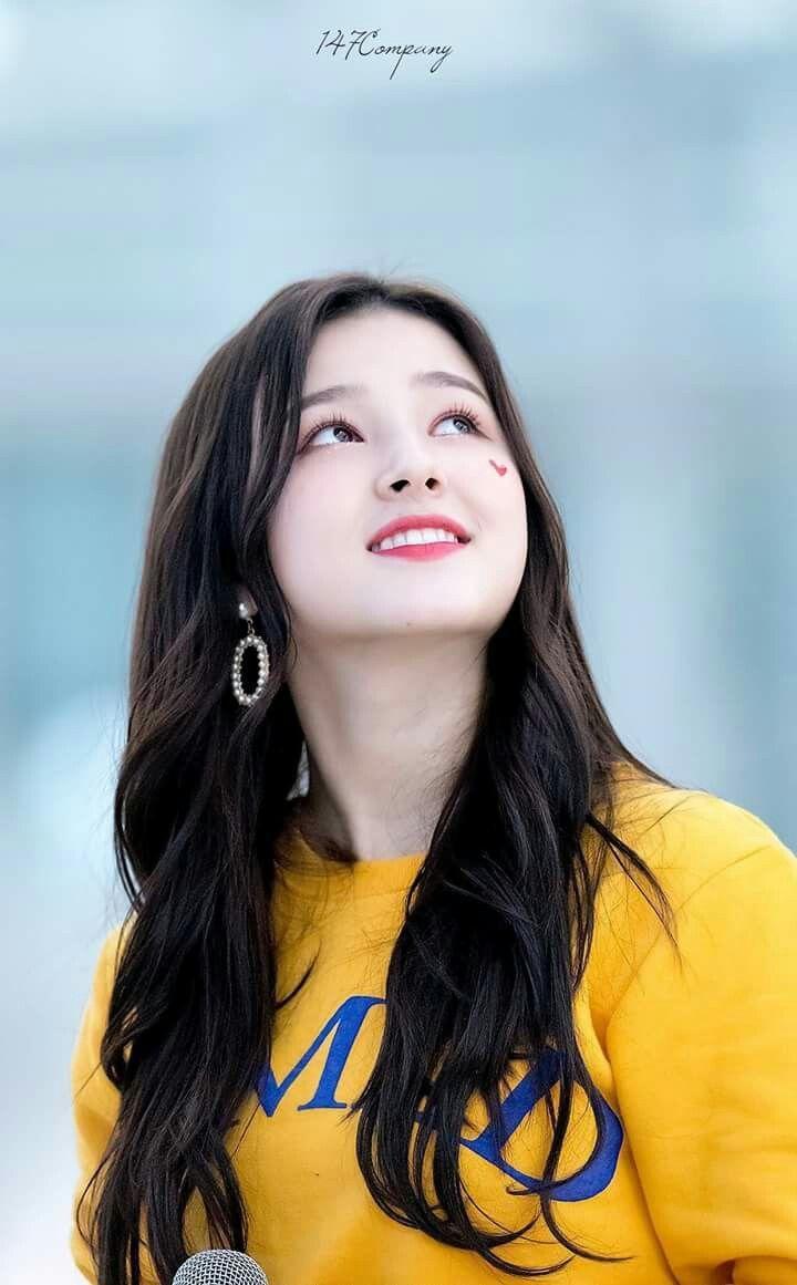 Nancy Momoland Photoshoot Wallpapers