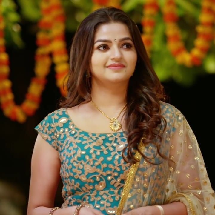 Nithya Ram Hot Wallpapers