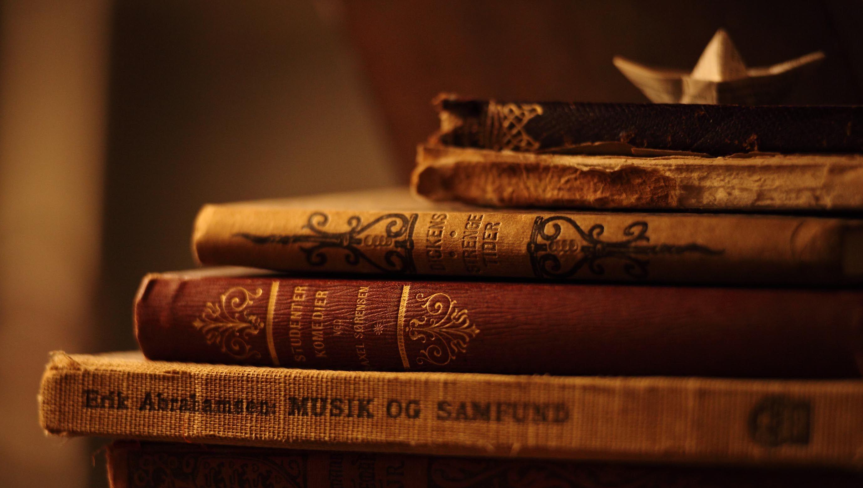 Old Books Wallpapers