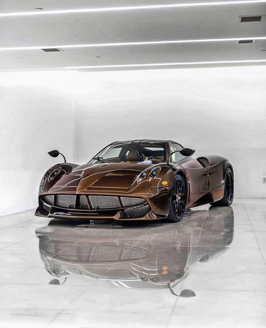 Pagani Huayra Carbon Edition Wallpapers