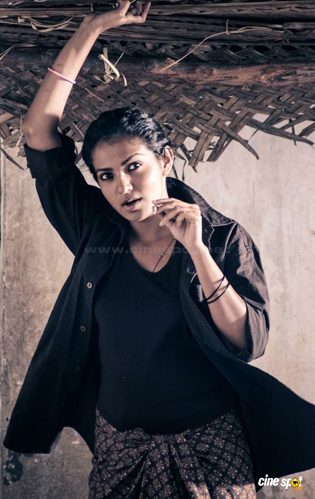 Parvathy Menon Photos Wallpapers