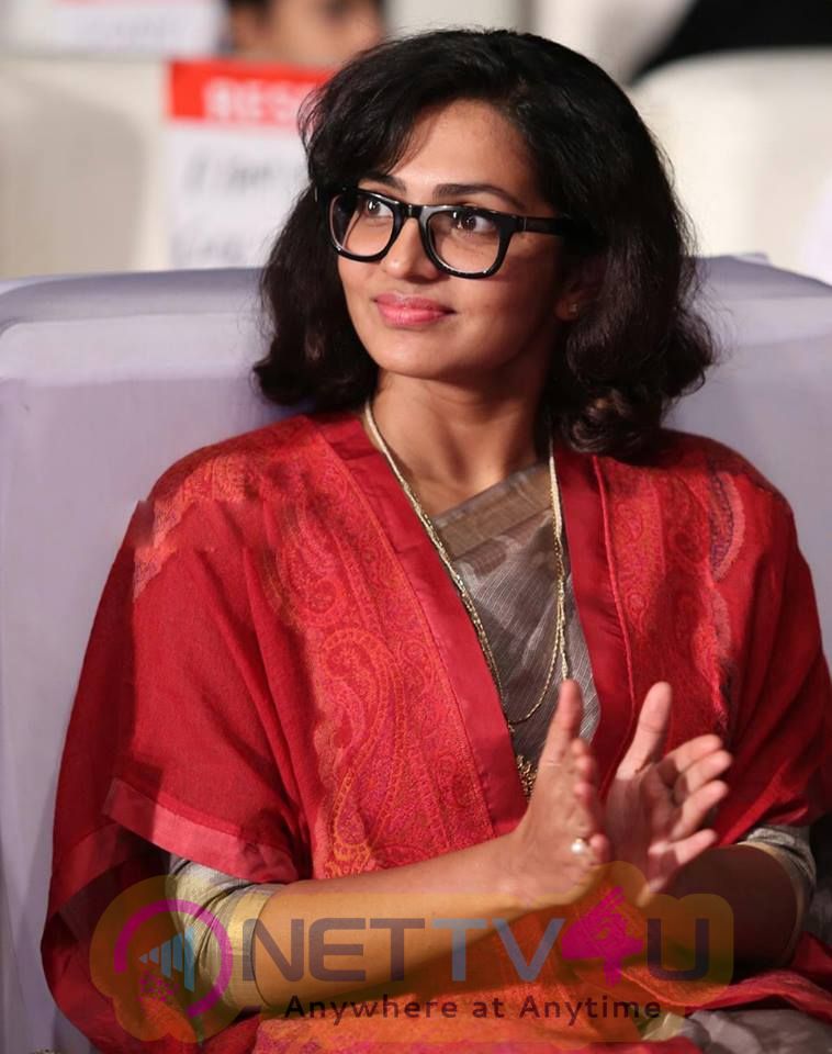 Parvathy Menon Photos Wallpapers