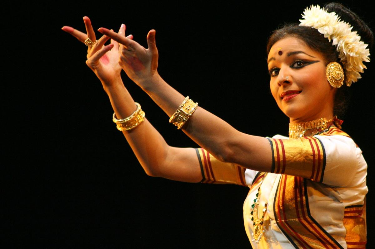 Pictures Of Indian Dancing Wallpapers