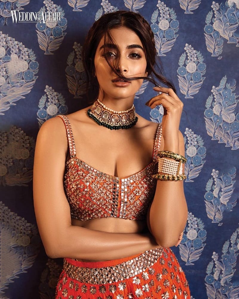 Pooja Hegde Hot Pics Wallpapers