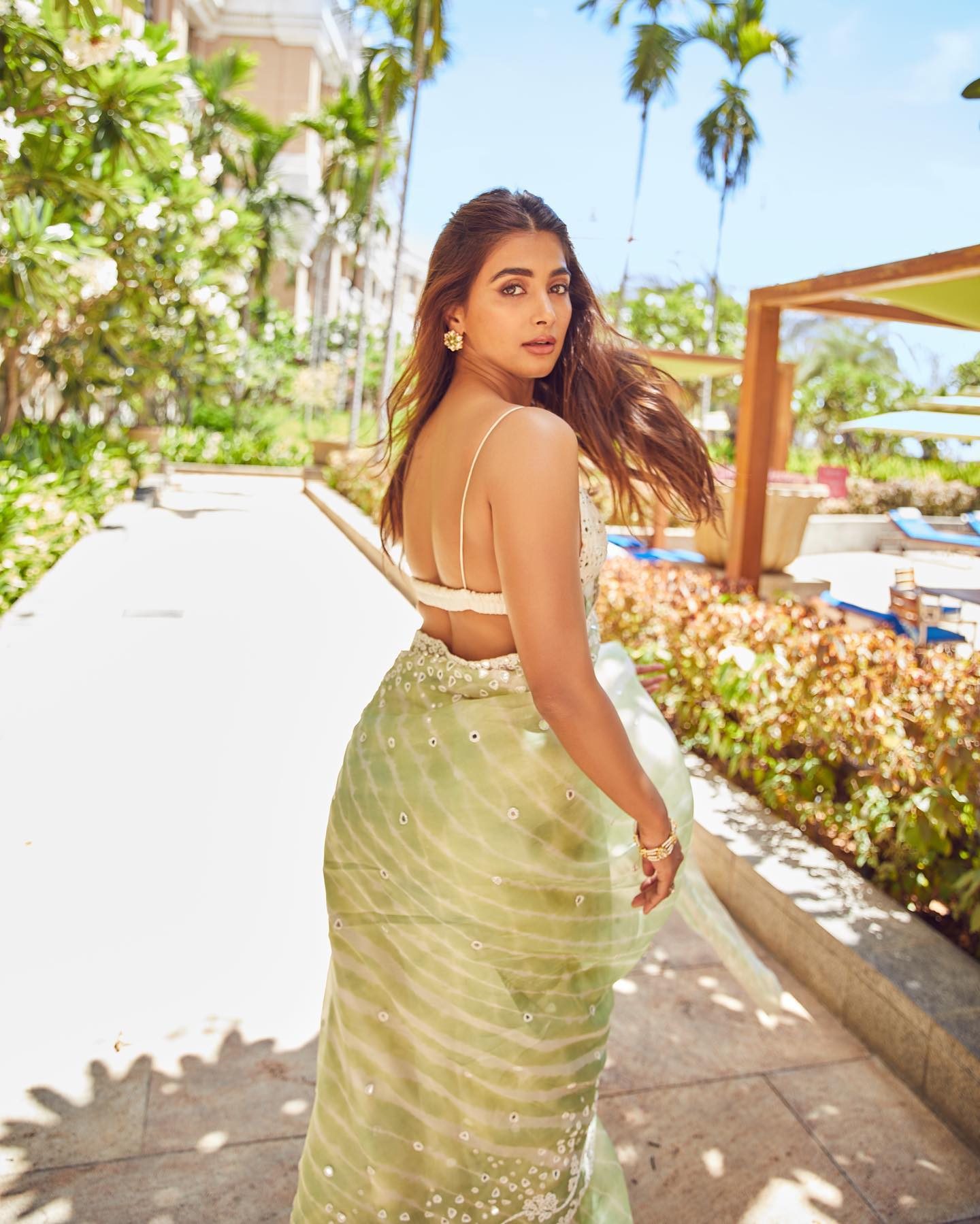 Pooja Hegde Hot Pics Wallpapers