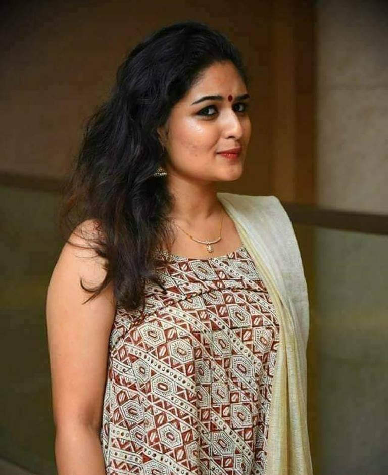 Prayaga Martin Hot Wallpapers