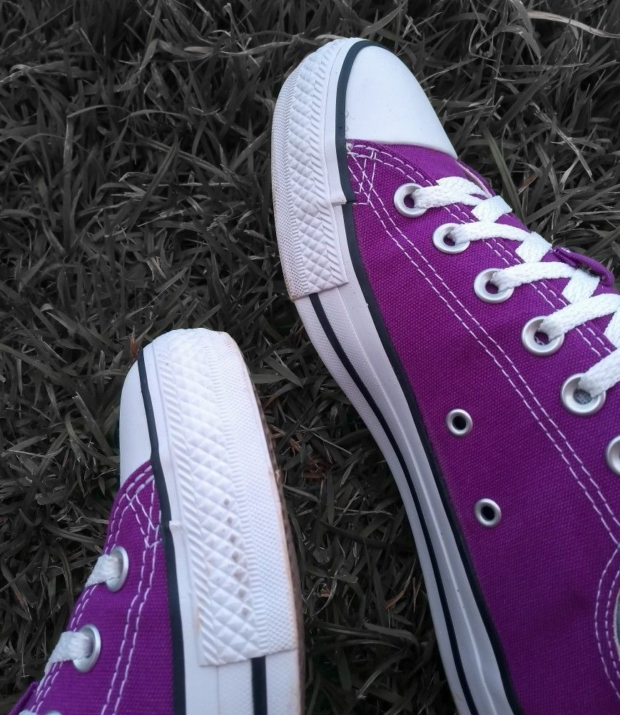 Purple Converse Aesthetic Wallpapers