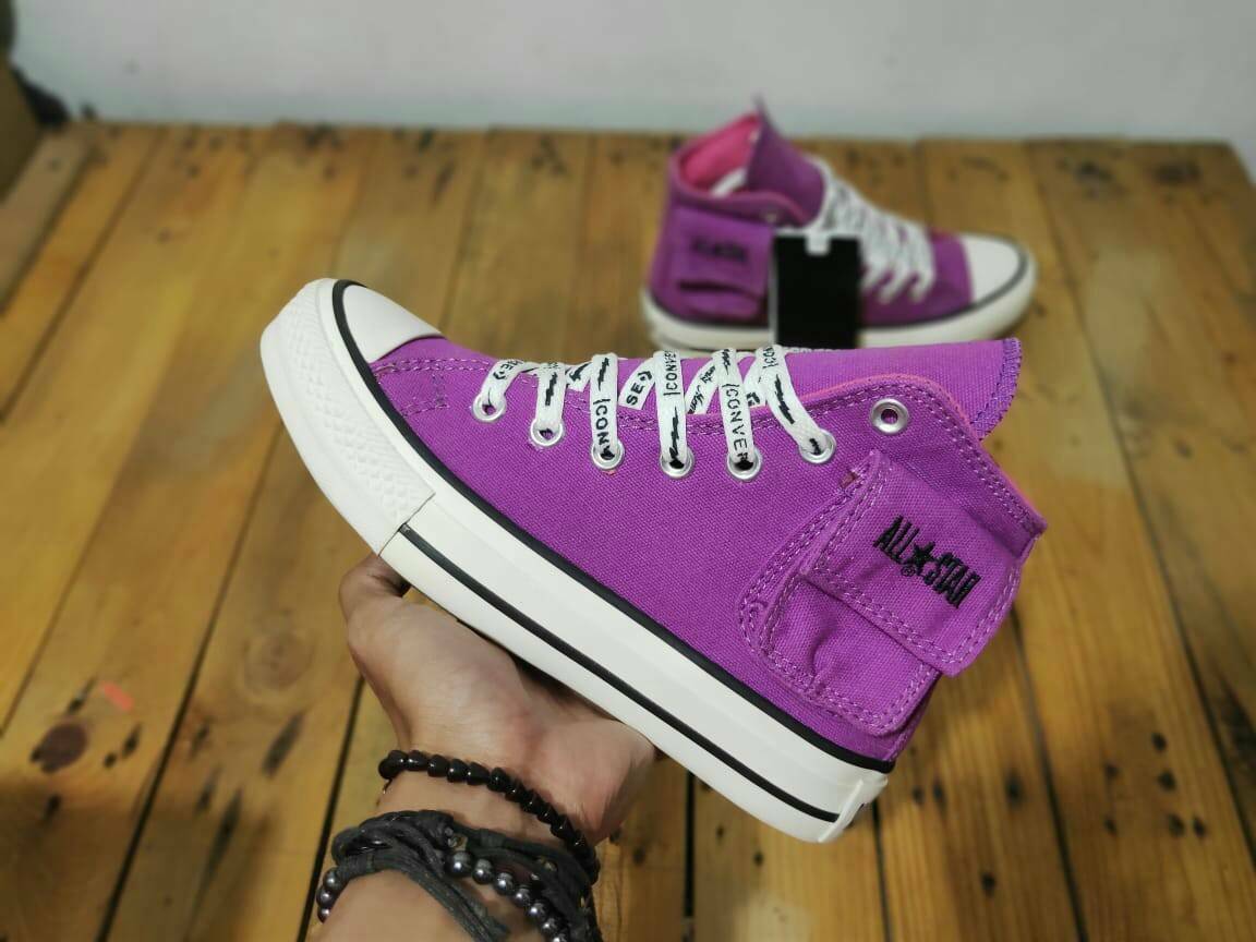 Purple Converse Aesthetic Wallpapers