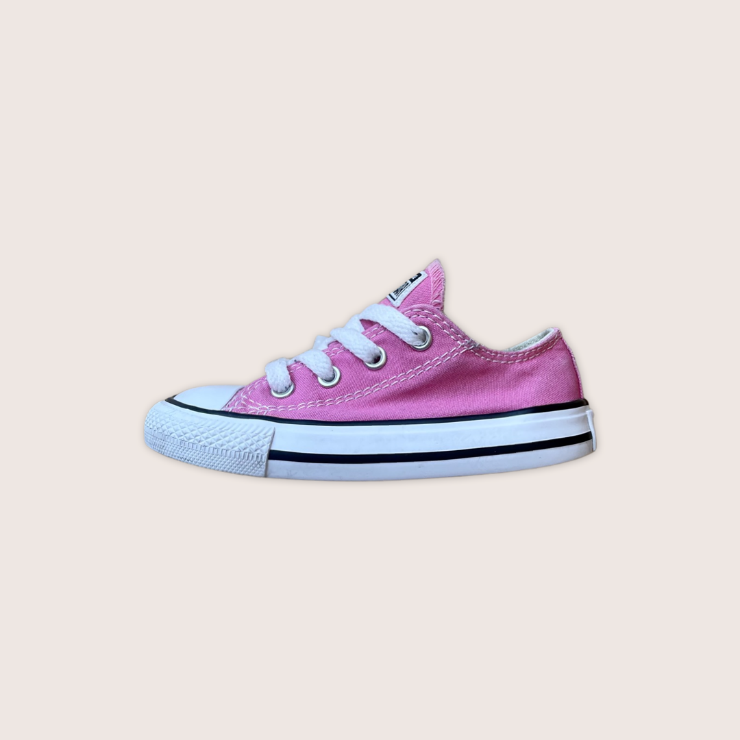 Purple Converse Aesthetic Wallpapers