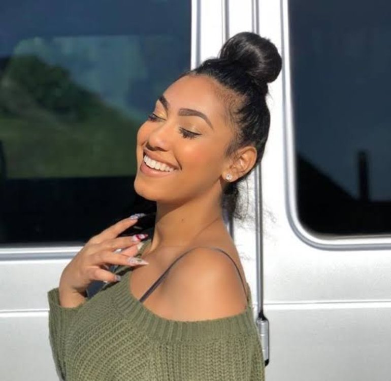 Queen Naija Wallpapers