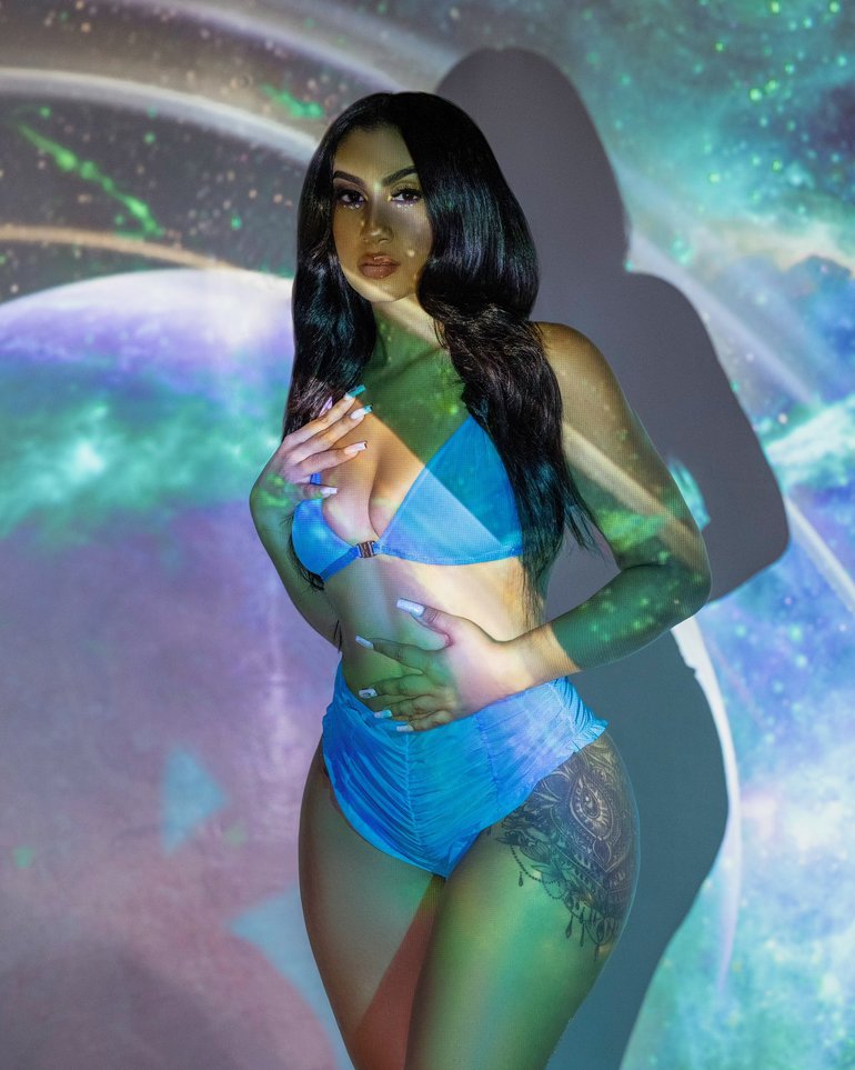 Queen Naija Wallpapers