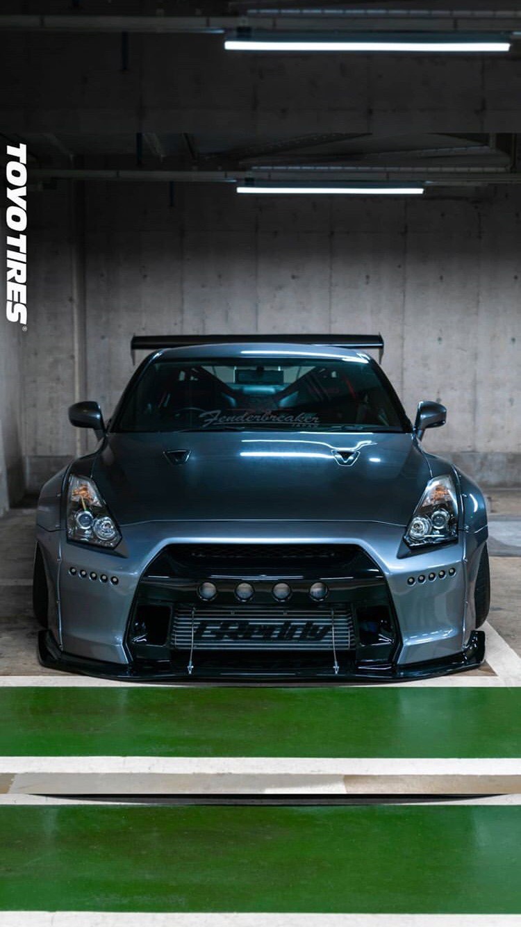 R35 Wallpapers