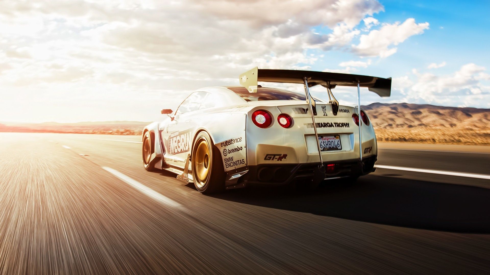 R35 Wallpapers